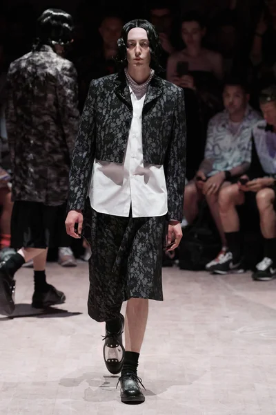 Look 11